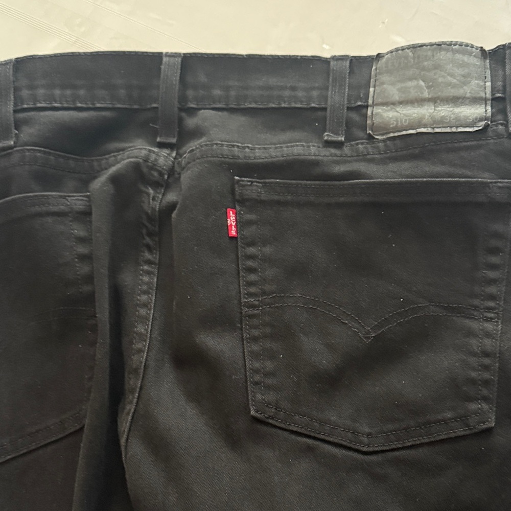 Levi's Men's Black Slim Straight Jeans